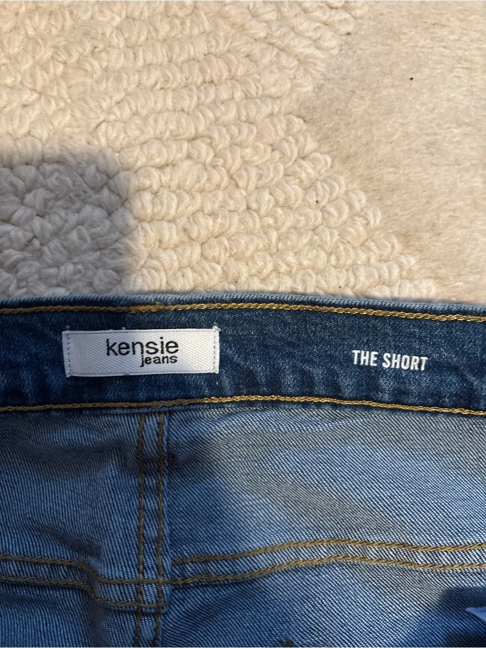 Like-New Kensie Denim Roll-Up Women’s Shorts in Blue